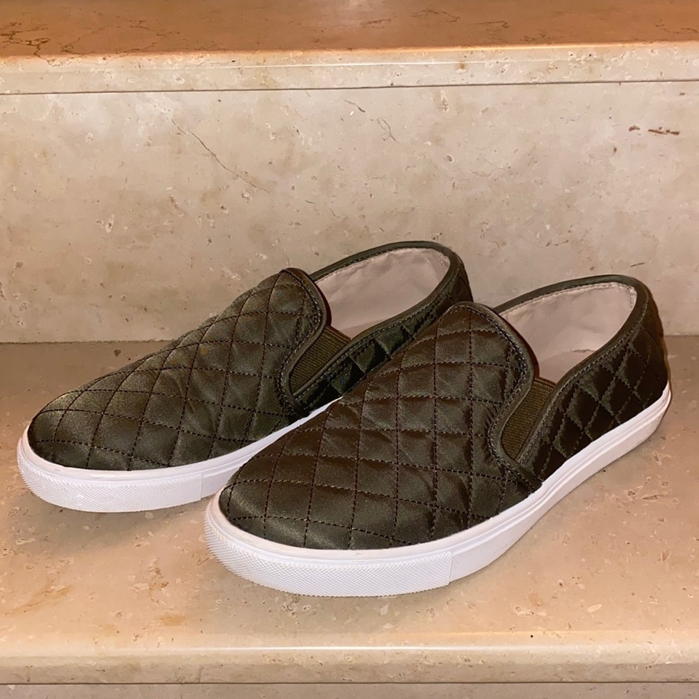 Steve Madden Quilted Olive Green “Ecntrcqt” Sneaker